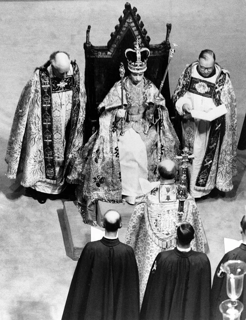 Pomp, Prunk, Prominenz: Elizabeth II. vor 65 Jahren gekrönt. Queen Elizabeth bei der Krönung am 2. Juni 1953.