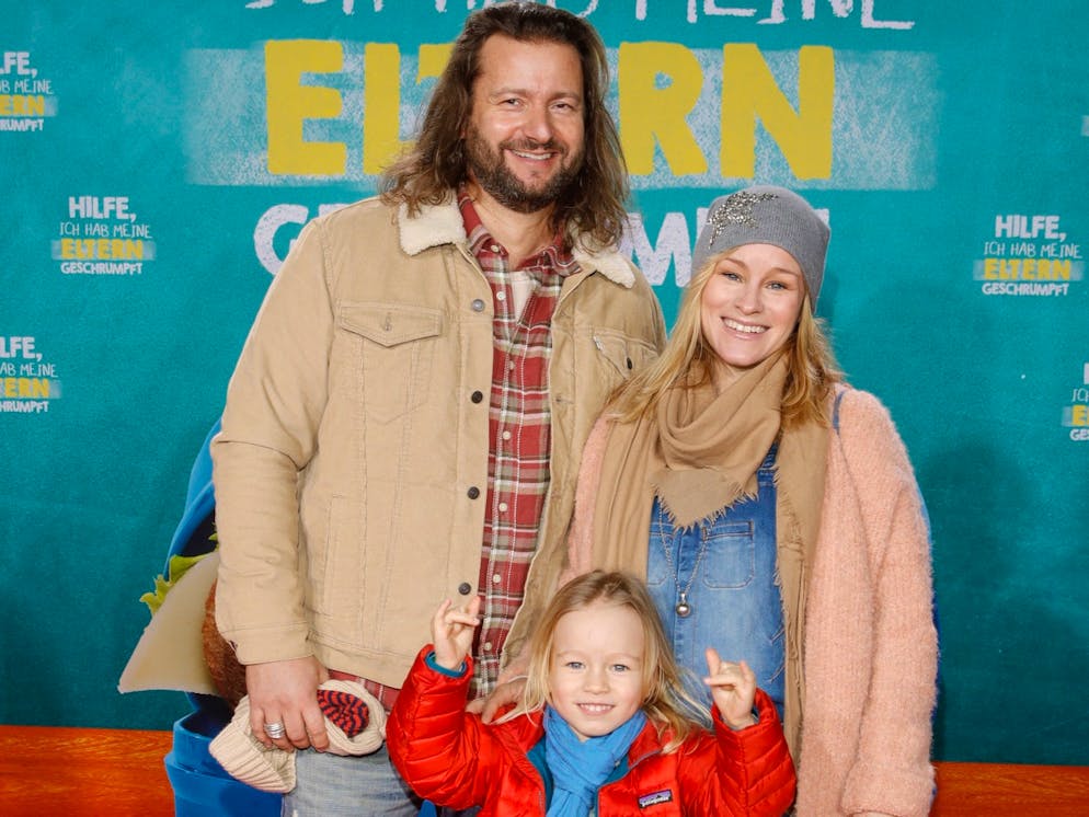 Reife Leistung: Diese Promis erlebten spätes Mutterglück. Auch sie verbreitete die frohe Kunde via Instagram: Dorkas Kiefer wurde unlängst erst noch einmal Mutter - mit 45 Jahren. Am 1. Mai brachte die Schauspielerin («Siegfried») ein kleines Töchterchen zur Welt.