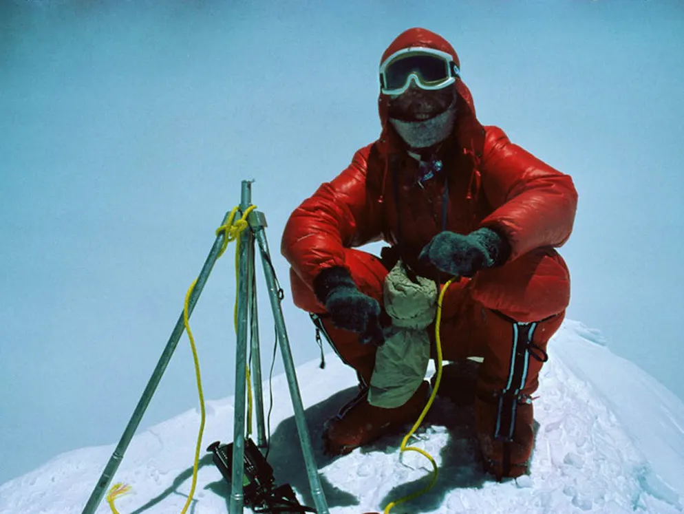 Première ascension de l’Everest sans oxygène artificiel: c’était il y a 40 ans. Le 8 mai 1978 vers 13h00, Messner et Habeler atteignaient le sommet de l’Everest – avec une seule idée en tête, redescendre.