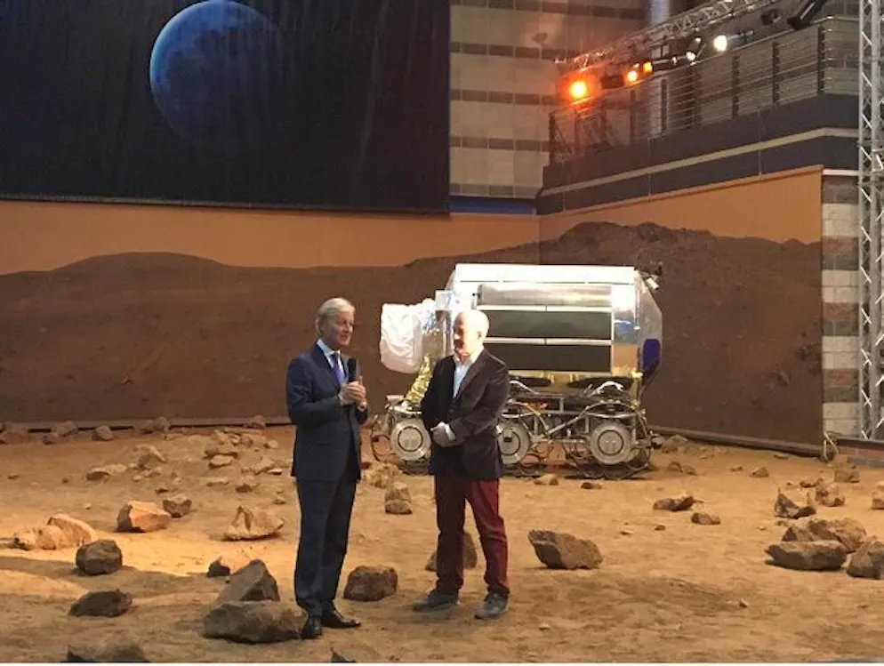 Marco Berry si allena da astronauta