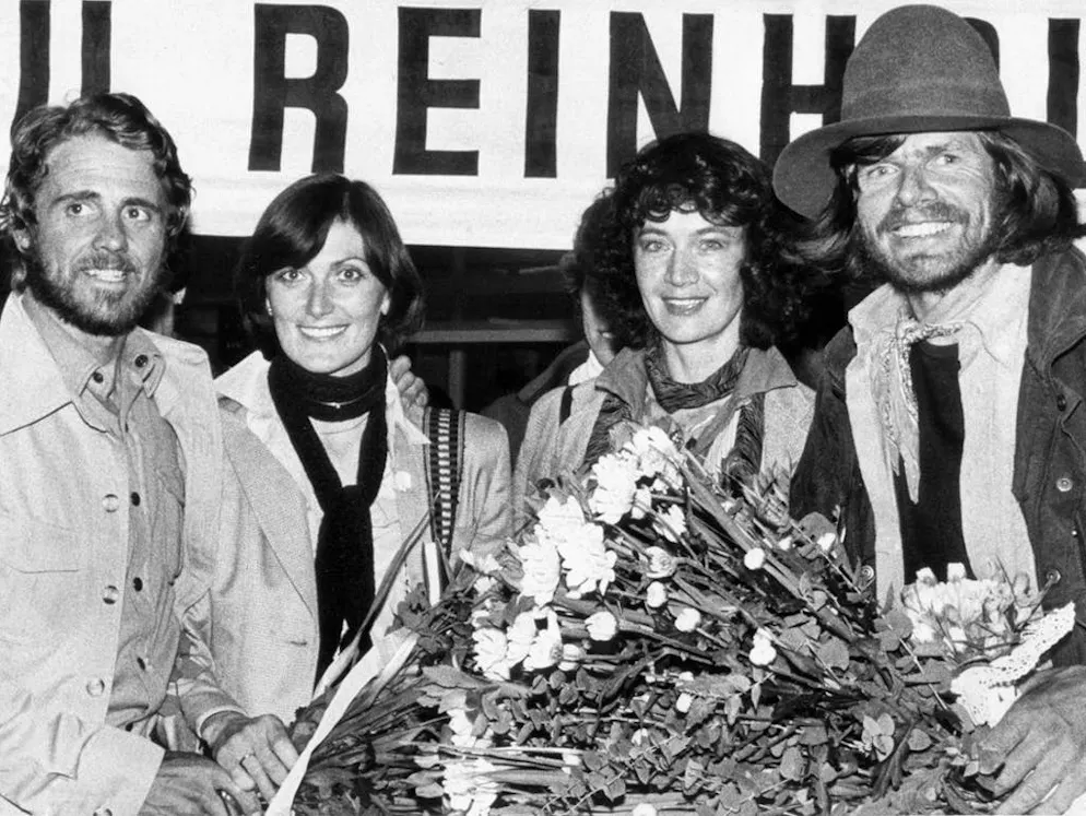 Première ascension de l’Everest sans oxygène artificiel: c’était il y a 40 ans. Le 22 mai 1978, Regine Habeler et Uschi Messner sont venues accueillir leurs époux respectifs à Munich.