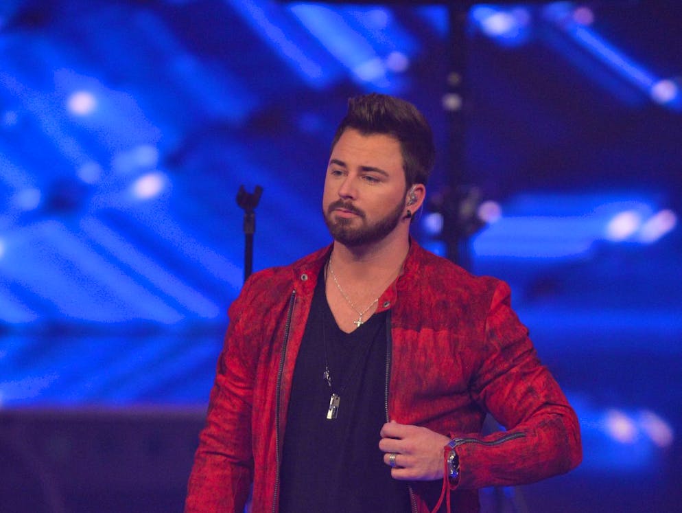 Herzschlagfinale bei «DSDS»: Marie ist der jüngste «Superstar» aller Zeiten!. «Ich finde deine neue Frisur Hammer, du bist ein völlig anderer. Du siehst von Show zu Show besser aus», eröffnete Dieter Bohlen seine Lobes-Hymne für Michel: «Ich finde, dass du immer besser geworden bist, du bewegst dich schon ohne Rollator.» Am Ende adoptierte er Michel sogar. Zumindest verbal: «Ich dachte immer: mein Sohn.»