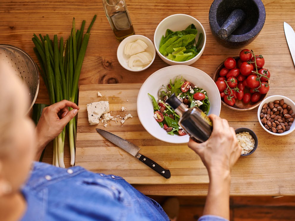 Das sind die 10 häufigsten Kochfehler. Ein guter Koch probiert! Also immer abschmecken vor dem Servieren, auch wenn Sie den Salat schon x-Mal aufgetischt haben.