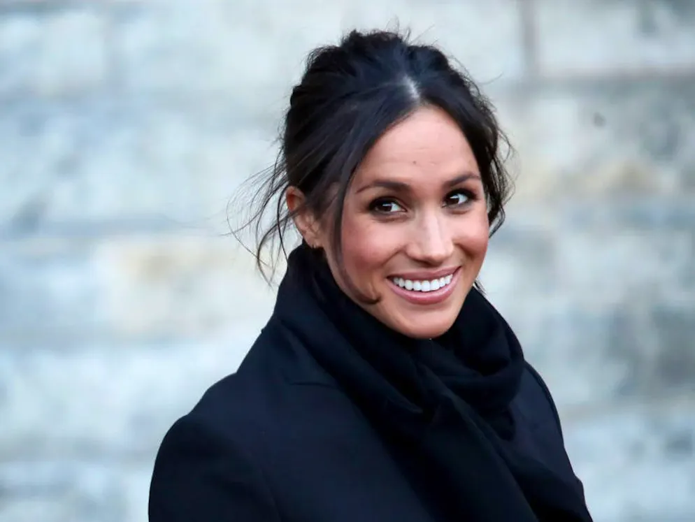 D'actrice à mariée royale: Meghan Markle. En prévision du mariage, Meghan Markle s'est également convertie à la religion anglicane et a demandé la citoyenneté britannique.