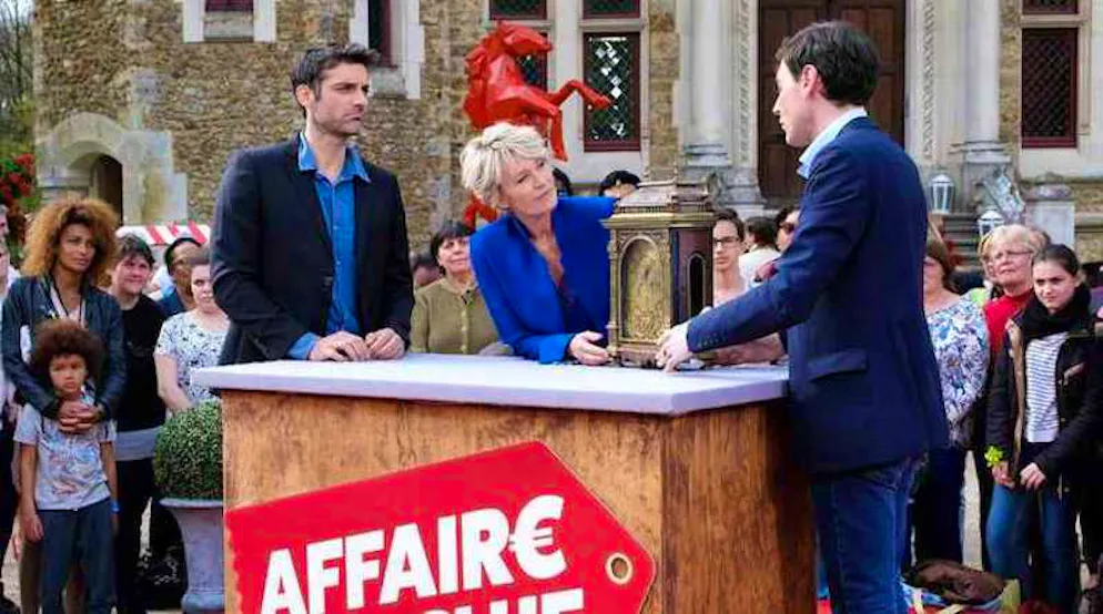 Sophie Davant met en relation des vendeurs d’objets parfois insolites et des acheteurs passionnés.