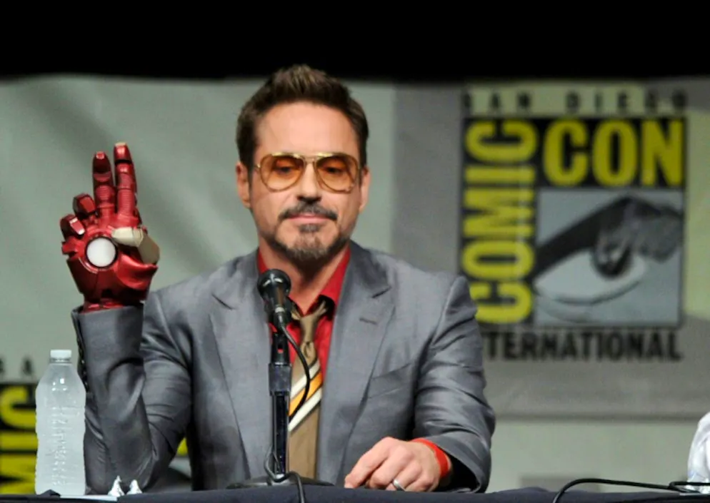 L'armure a été portée par Robert Downey Jr., ici photographié en 2012