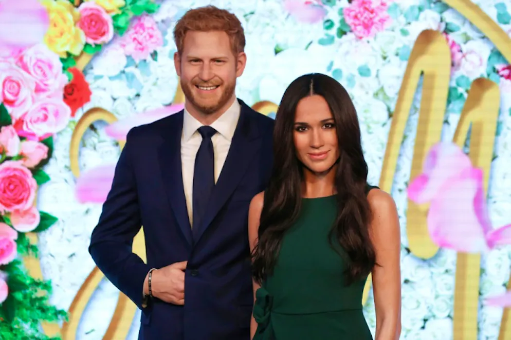 La statue de cire de Meghan Markle dévoilée à Londres. Les statues de cire du prince Harry et de Meghan Markle au musée Madame Tussauds, le 9 mai 2018 à Londres