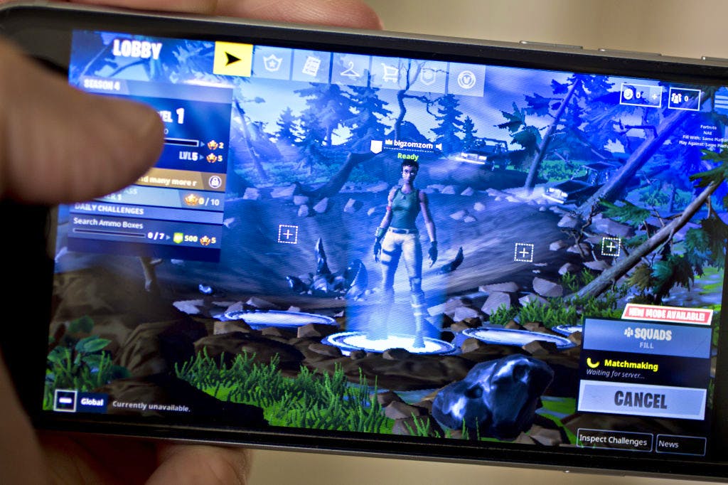 Phanomen Fortnite Warum Tanzen Teenager Plotzlich So Komisch - das auf zahlreichen plattformen verfugbare fortnite hat rasant an popularitat gewonnen die basis zahlt schon 125 millionen spieler