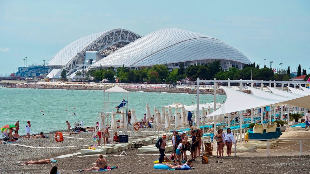 Con spiaggia annessa: per una volta, l’ombra dello stadio non rappresenta un problema.