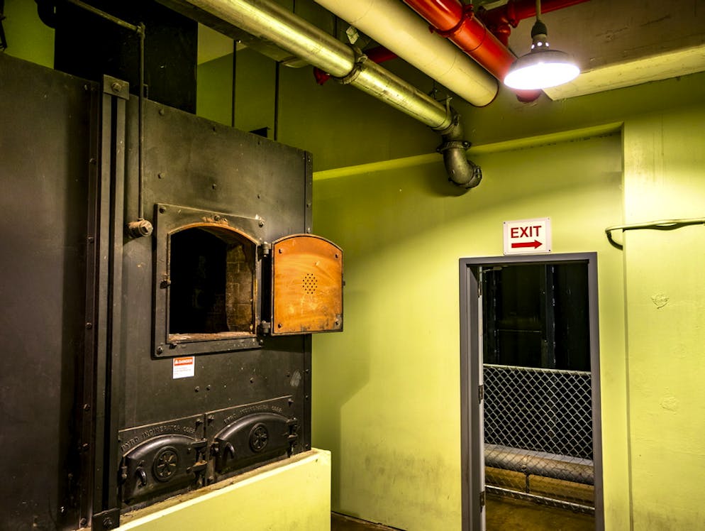 Die geheimen Atombunker der US-Regierung. Der Bunker war unter anderem  mit Dekontaminierungsanlagen ausgestattet, aber auch mit einem Krematorium.