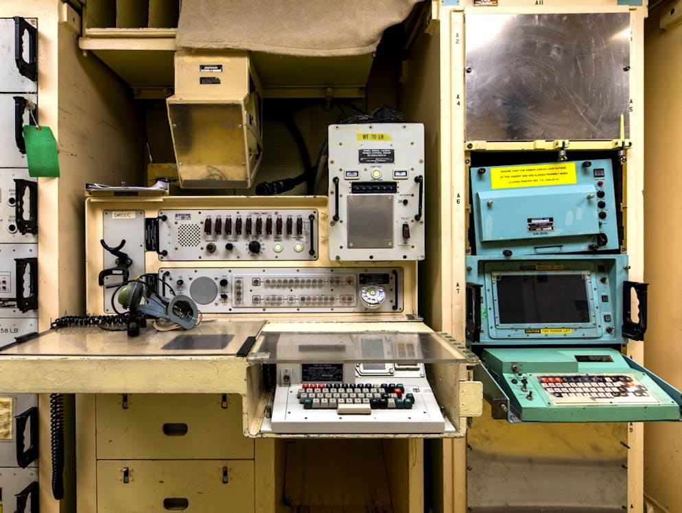 Die geheimen Atombunker der US-Regierung. Im Kalten Krieg verfolgte das US-Militär die Strategie der völligen Auslöschung des Gegners im Falle eines Atomangriffs. In speziellen Bunkern wurden die sogenannten «Peacekeeper»-Raketen überwacht, die bis zu zwölf Atomsprengköpfe tragen konnten.