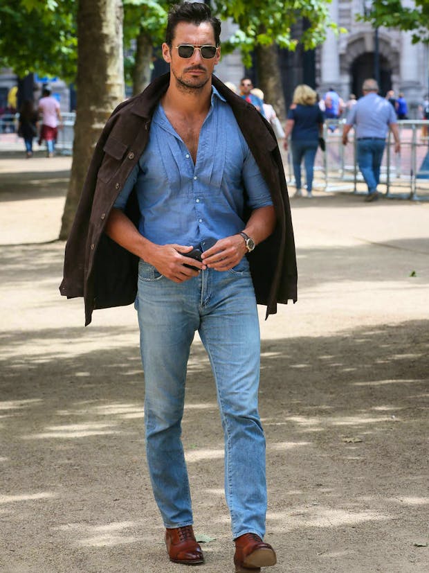 Astuces. Comment bien porter sa chemise dans son pantalon?.