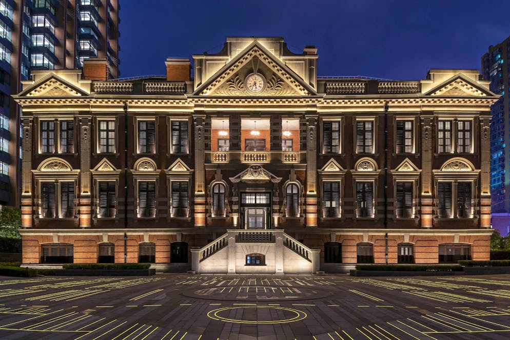 Bulgari inaugure un hôtel de luxe à Shanghai. Façade du Bulgari Hotel Shanghai