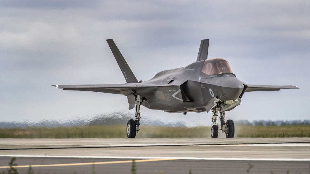 Neue Kampfjets für die Schweiz: Lockheed Martin F-35 Lightning II. Den F-35 gibt es in drei Varianten, unter anderem als Senkrechtsstarter für Flugzeugträger. Die von der Schweiz bevorzugte Variante A startet und landet allerdings ganz konventionell auf Flugplätzen.