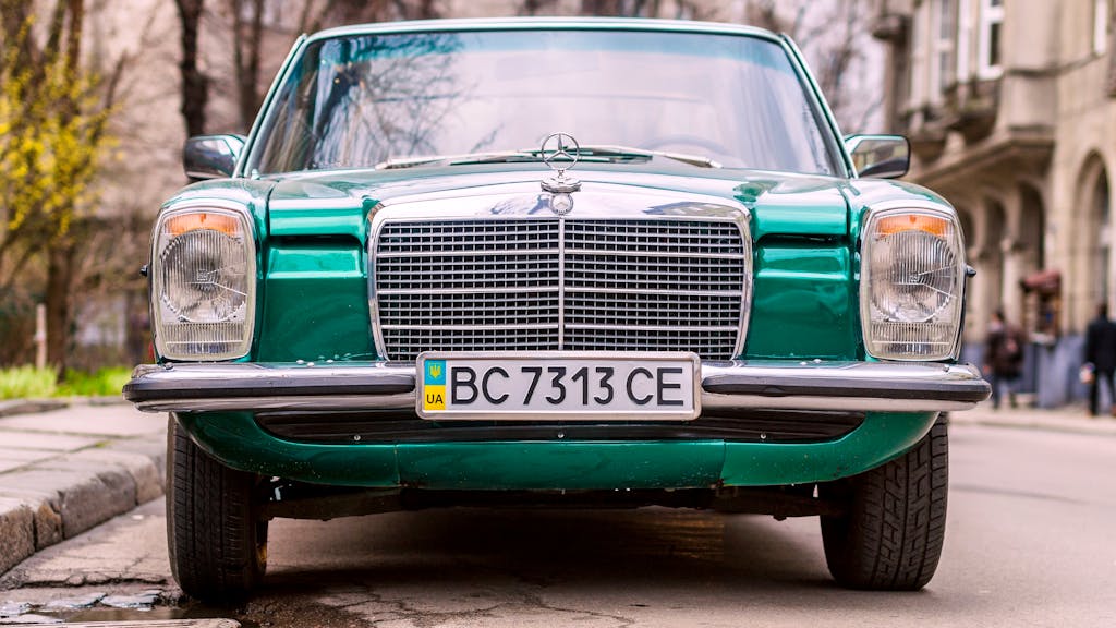 Bünzli oder Lackaffe?. Deshalb haben Mercedes-Fahrer ein Imageproblem