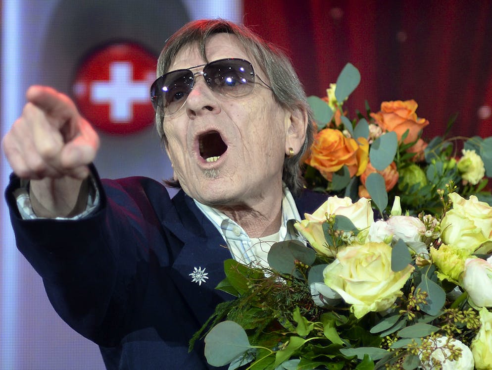 Polo Hofer: Hippie, Popstar, Provokateur. Polo Hofer als Schweizer des Jahres bei der SwissAward Galashow im Zürcher Hallenstadion am Samstag, 9. Januar 2016.