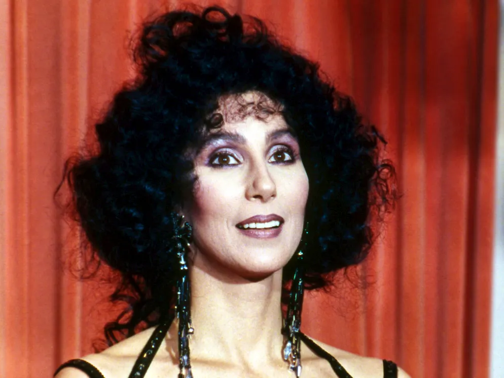 Die schönsten Bilder von Cher. 1988: Cher bekommt für ihre Darbietung in «Moonstruck» einen Golden Globe. 