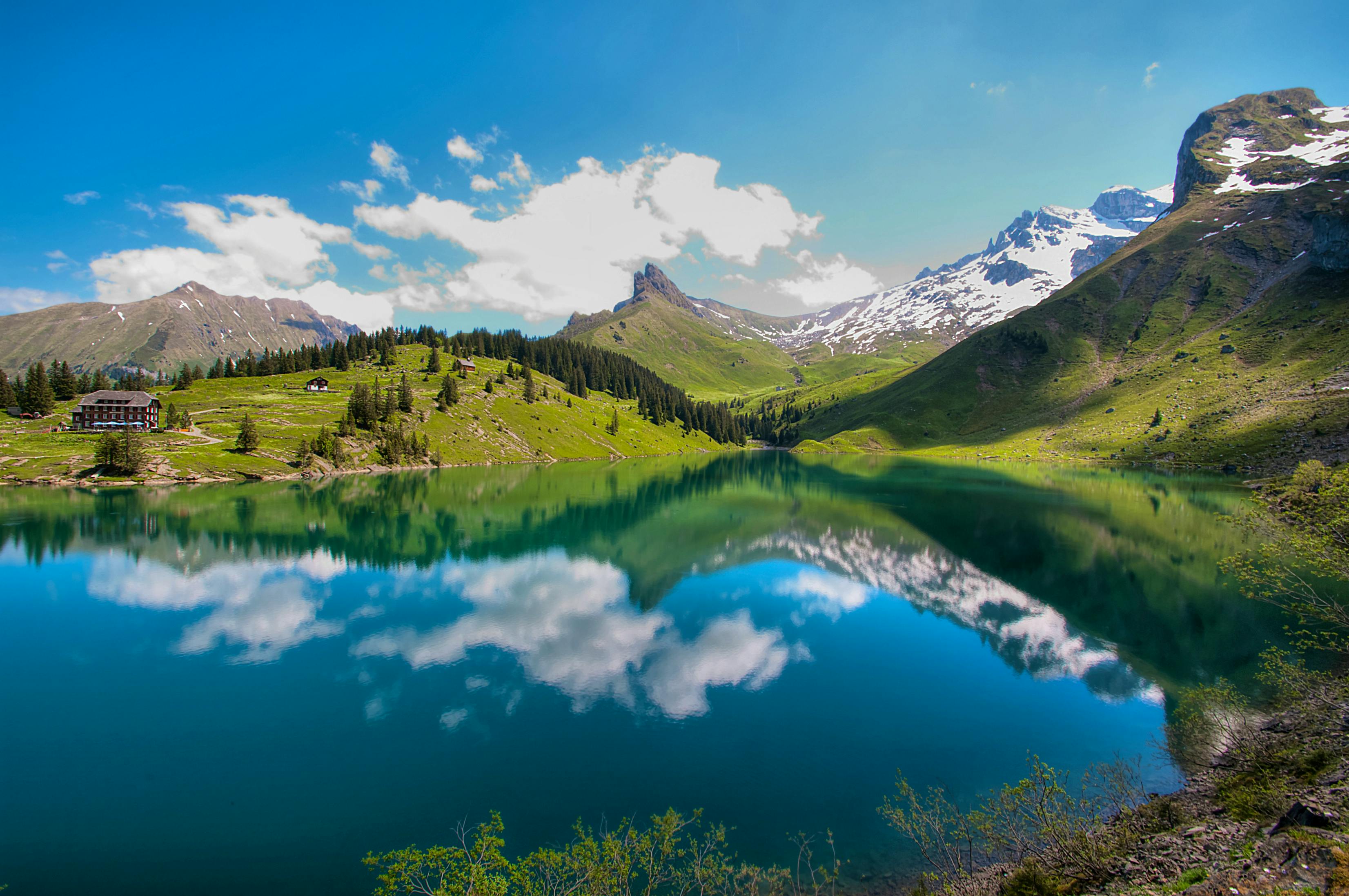 Abkühlung Garantiert: Das Sind Die Schönsten Bergseen Der Schweiz