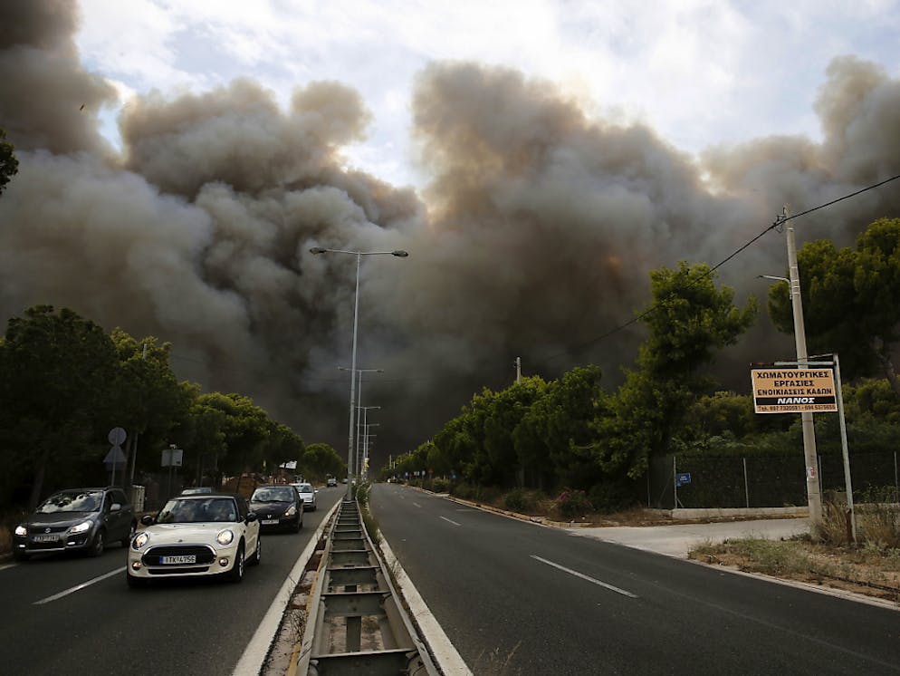 Brände in Griechenland. Rund um Athen sieht es derzeit aus, als wäre die Apocalypse eingetreten. 