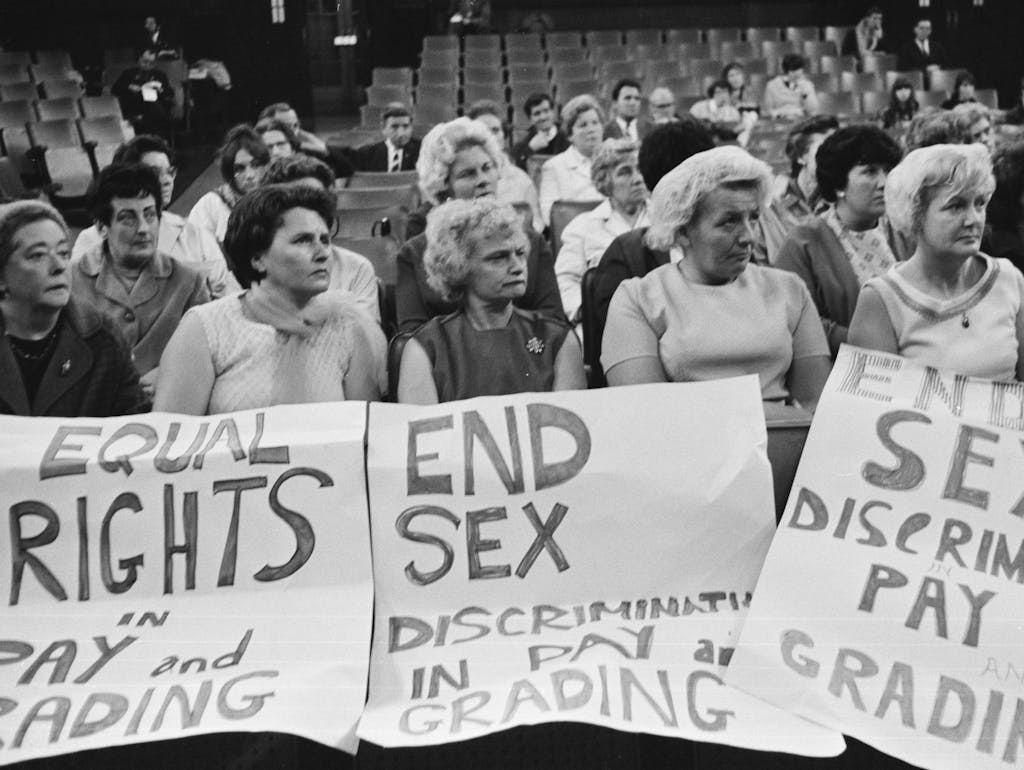 Bh Verbrennung Und Proteste So Wurde Feminismus Vor 50 Jahren