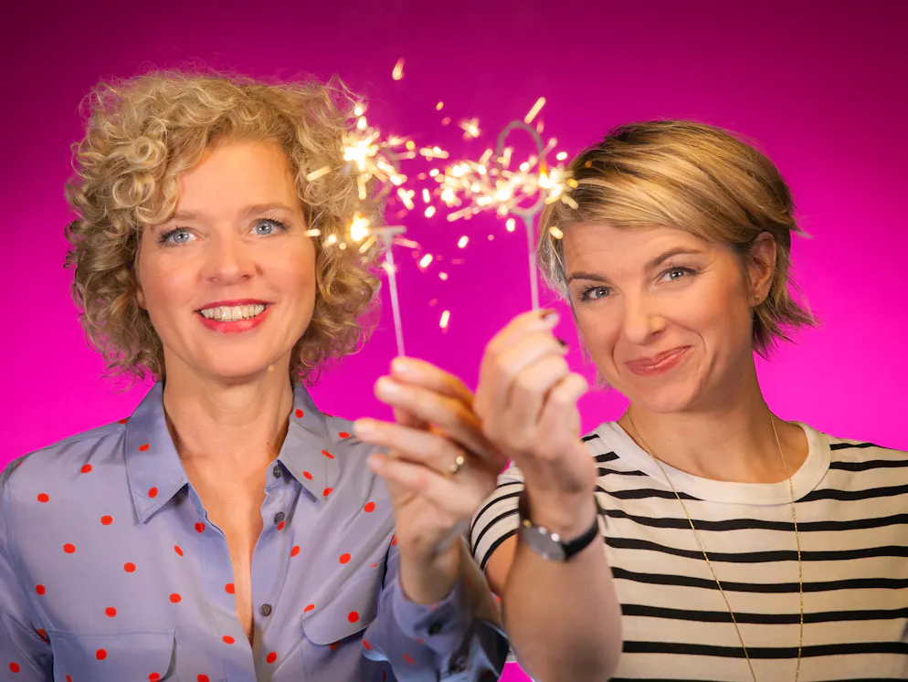 BH-Verbrennung und Co: So wurde Feminismus vor 50 Jahren diskutiert. Lisa Ortgies (links) und Sabine Heinrich moderieren «Frau tv».