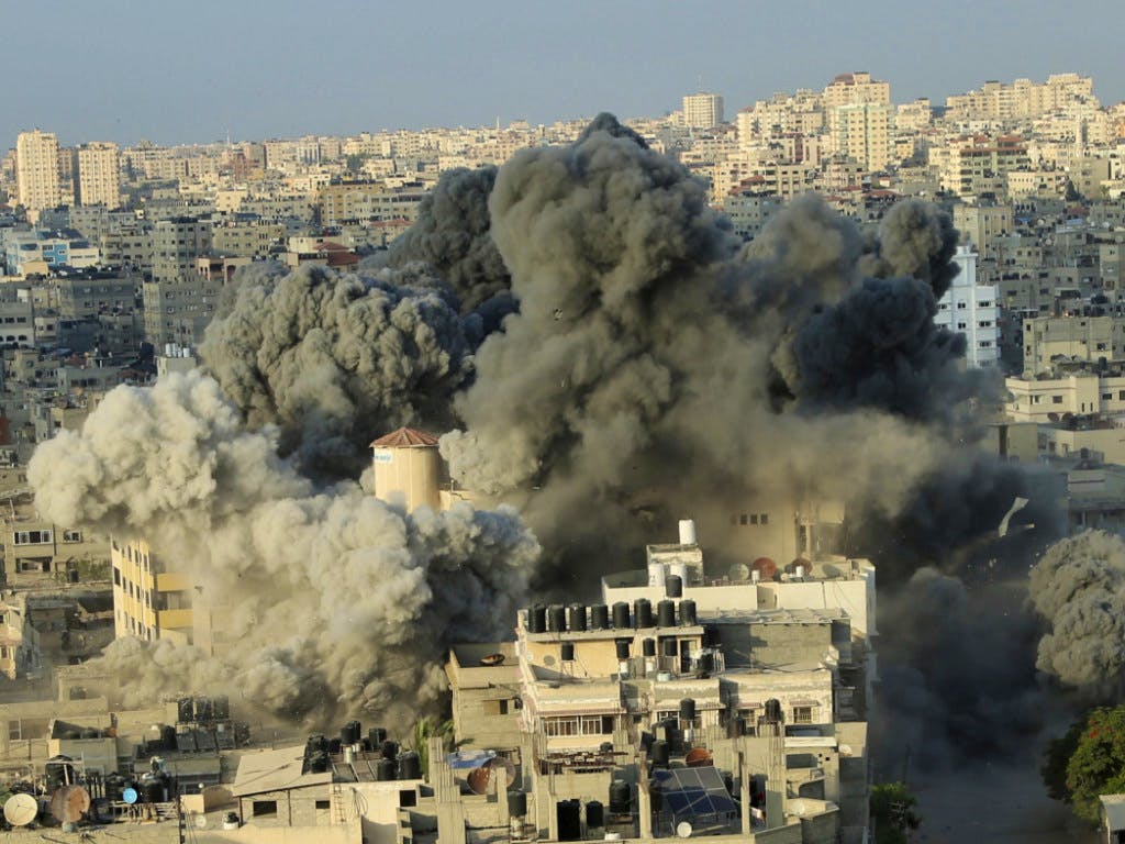 Risultati immagini per bombardamenti israeliani a Gaza