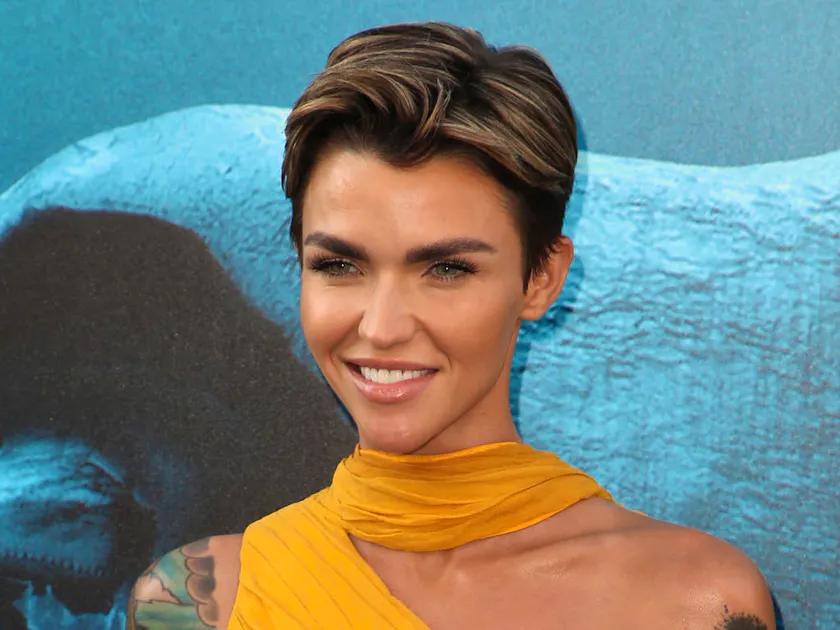 Mode & Beauté. Ruby Rose utilise Photoshop pour tester différentes