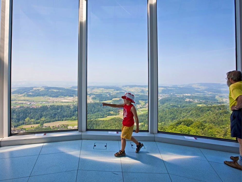 Innerhalb der Glaskanzel des Turms wird es während des Showcase etwas enger werden. Die Aussicht bleibt aber phänomenal.