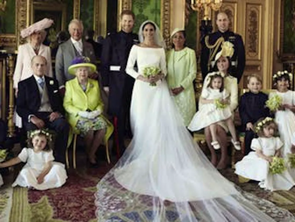 Il matrimonio del principe Harry e di Meghan Markle. La famiglia reale allargata nel magnifico salone verde del castello di Windsor.