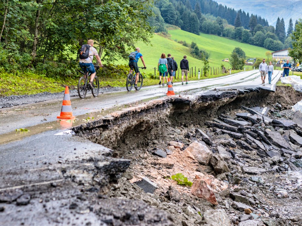 250 Menschen sitzen nach Unwetter in Österreich fest