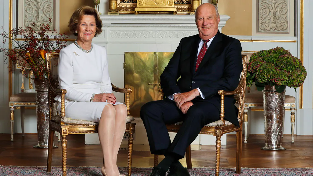 Von wegen «standesgemäss». Royal oder Liebe? König Haralds Kampf um die richtige Frau