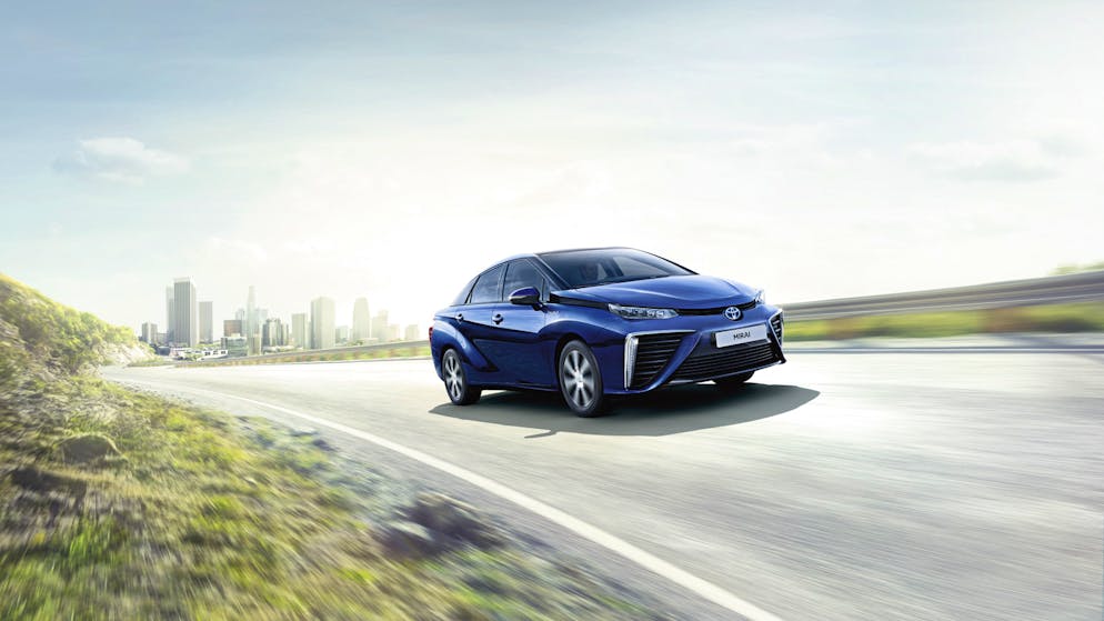 Der Toyota Mirai ist eines der wenigen neuen Fahrzeuge mit Brennstoffzellenantrieb: Sollen Hersteller vermehrt darauf setzen?
