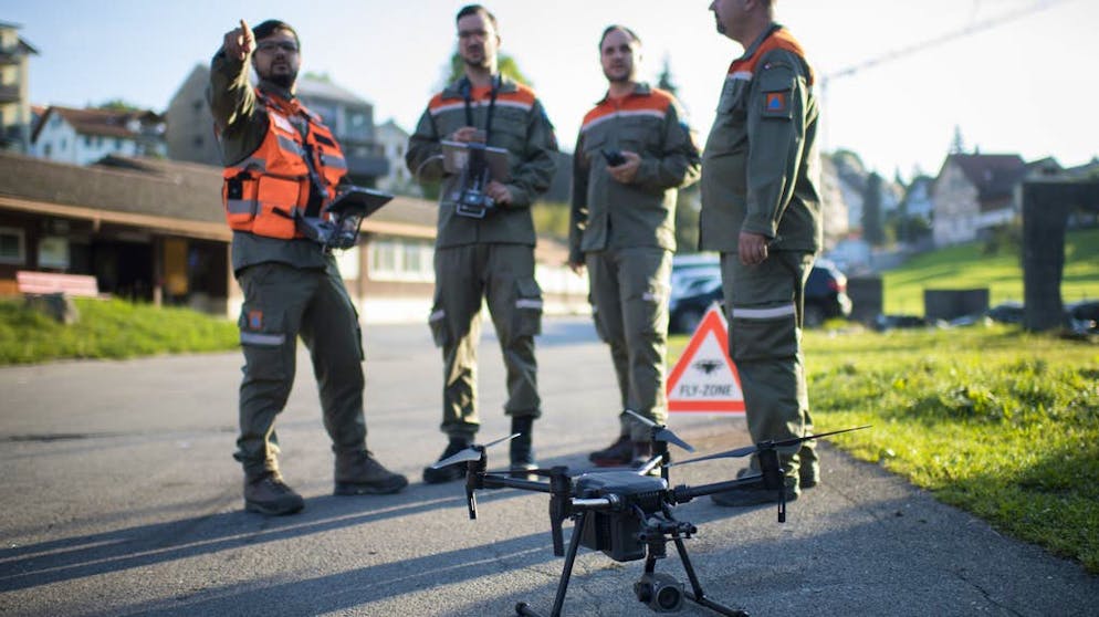 La protection civile mise sur les drones et forme des pilotes à leur utilisation. Actuellement, huit membres de la protection civile y reçoivent une formation professionnelle en pilotage de drones.