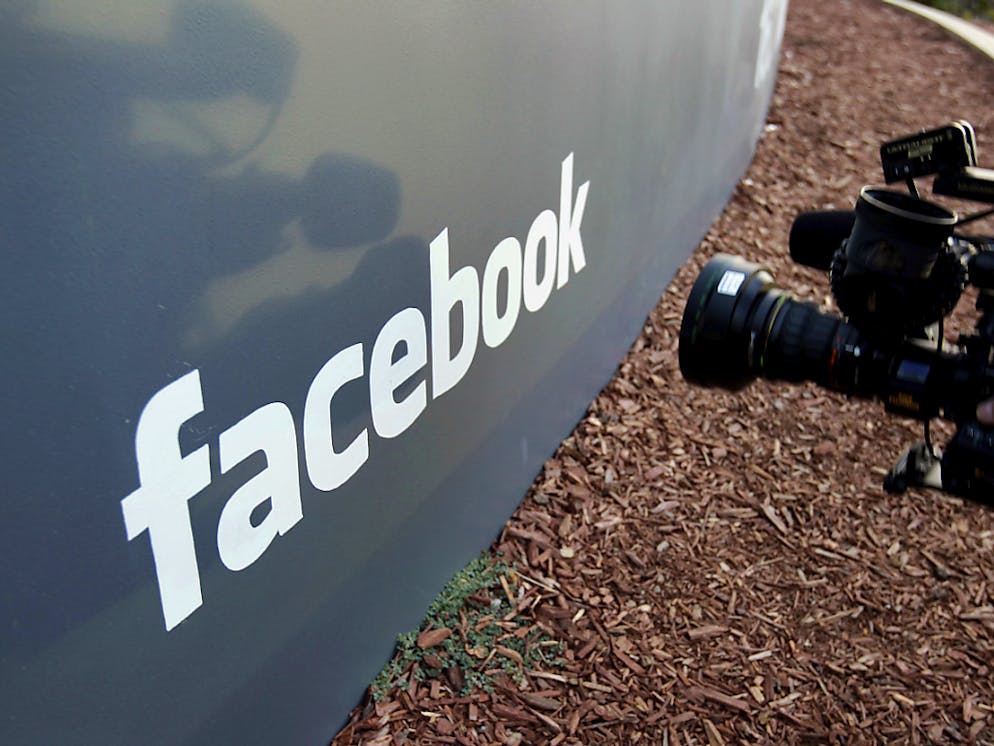 Frühere Mitarbeiterin verklagt Facebook wegen erlittenem Trauma durch Schock-Inhalte. (Archiv)