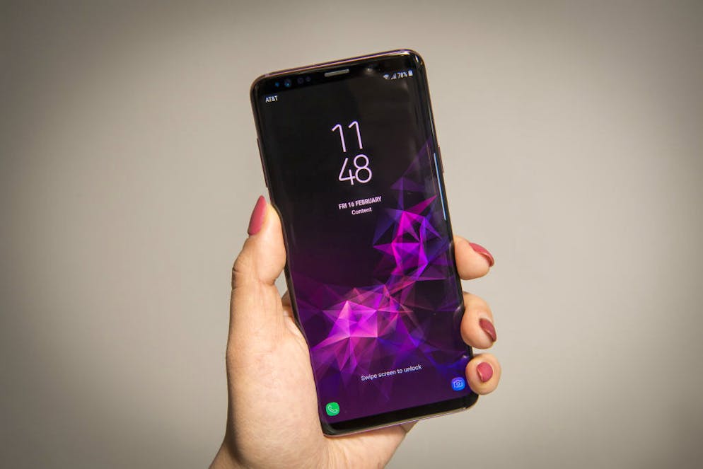 Aktuelle Samsung-Spitzemodelle wie das Galaxy S9 haben durchgehend abgerundete Kanten.