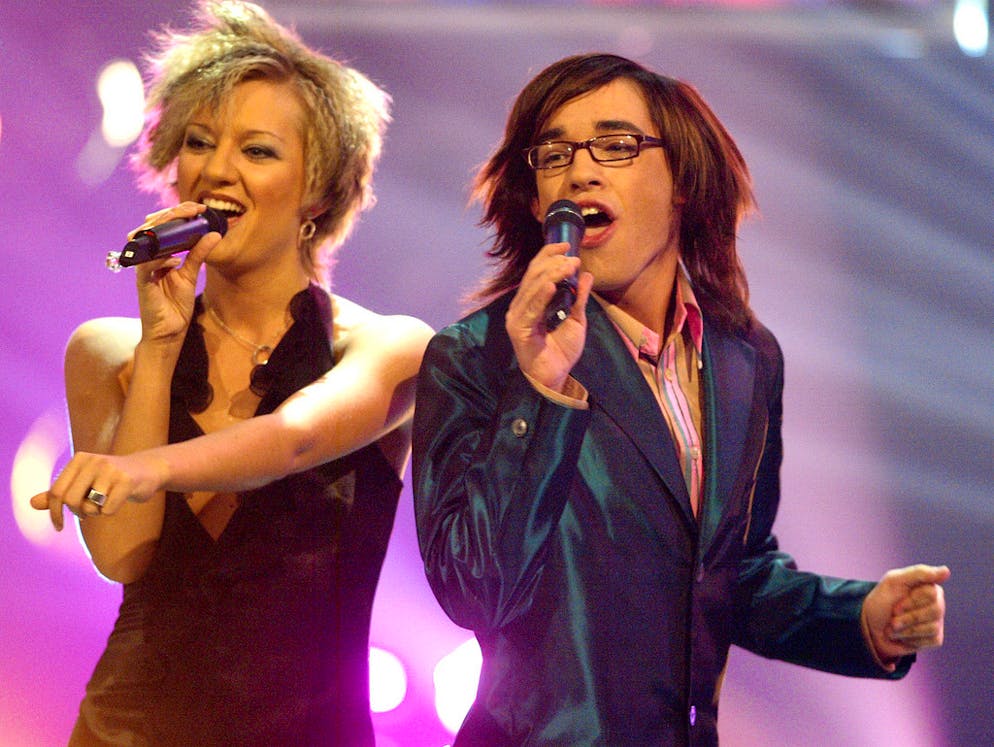 Daniel Küblböck - TV-Liebling und «schräger Vogel». Daniel Küblböck (r.) stand erstmals als Teilnehmer der Castingshow «Deutschland sucht den Superstar» (DSDS) im Scheinwerferlicht. Er belegte den dritten Platz hinter Alexander Klaws und Juliette Schoppmann (l.).