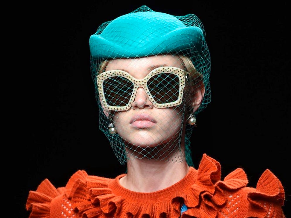Secondo la Guardia di Finanza di Milano il gruppo del lusso francese Kering, che possiede il marchio Gucci, ha evaso il fisco per 1,4 miliardi di euro con ricavi non dichiarati per circa 14,5 miliardi.