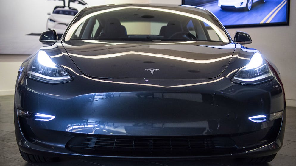 Soll selbst den Weg zu seinem Besitzer finden: Ein Tesla Model 3.