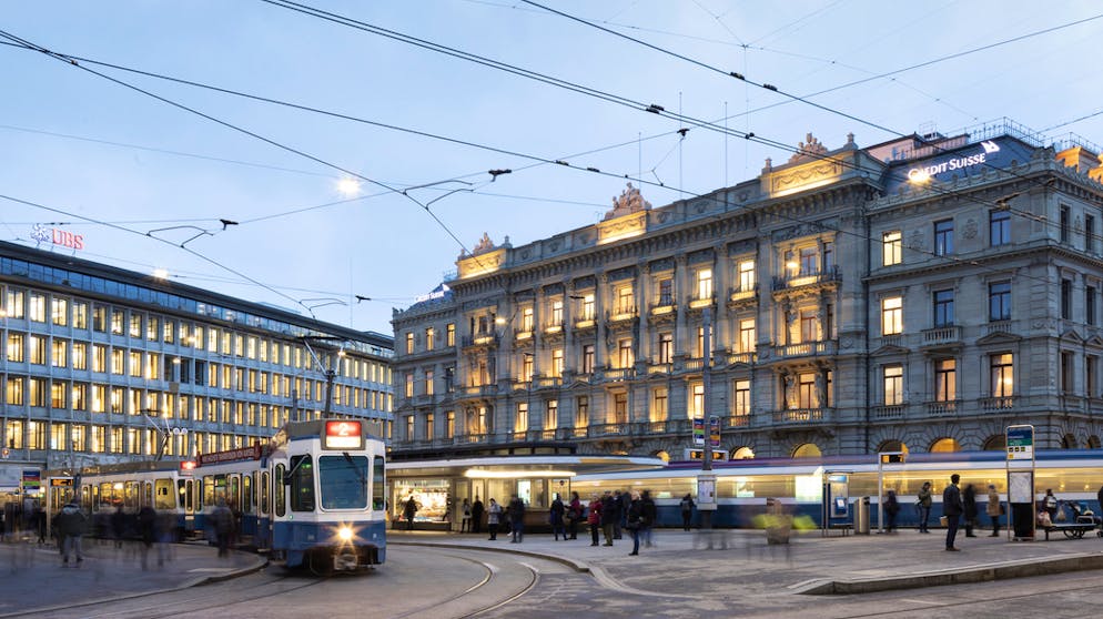 Nachbarn und Konkurrenten: Die Schweizer Grossbanken Credit Suisse und UBS am Paradeplatz in Zürich.
