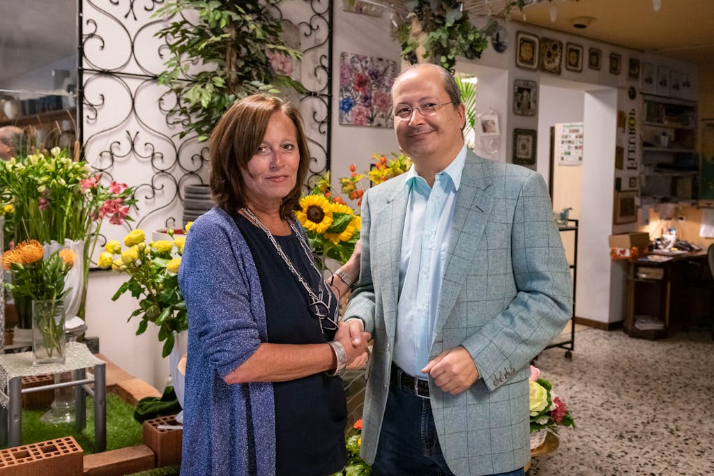 Mendrisio: Assemblea Società Commercianti del Mendrisiotto. Nella foto da sinistra il presidente uscente della Società Commercianti Tiziana Grignola e il nuovo presidente Carlo Coen.
