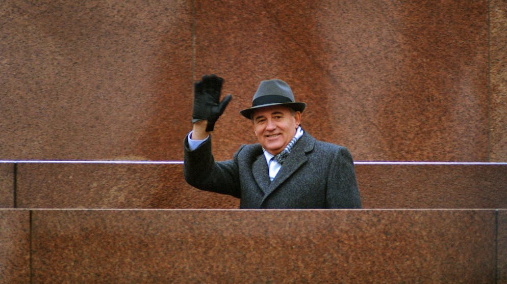 Friedensnobelpreisträger. 1990: Michail Gorbatschow (geb. 1931, Sowjetunion)  «für seine führende Rolle in dem Friedensprozess, der heute wichtige Teile der internationalen Gemeinschaft charakterisiert».