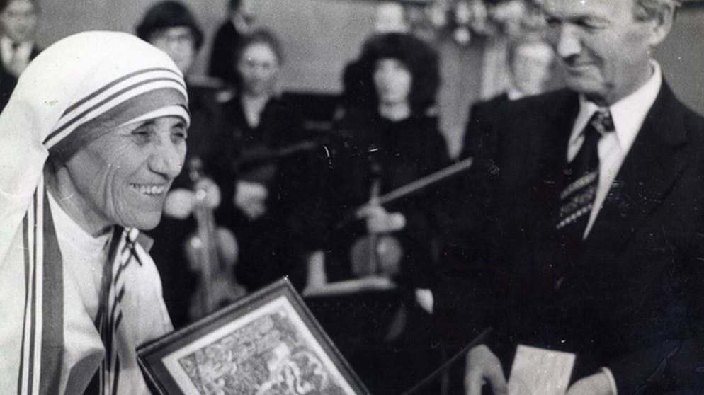 Friedensnobelpreisträger. 1979: Mutter Teresa (1910–1997, Indien) als Gründerin des Ordens «Missionarinnen der Nächstenliebe». <br>