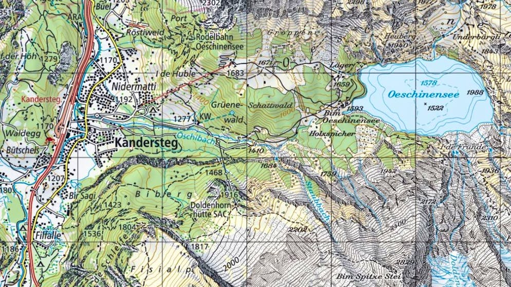 Zwischen dem Oeschinensee und Kandersteg ist am Donnerstagnachmittag ein Autofahrer von der Strasse abgekommen.