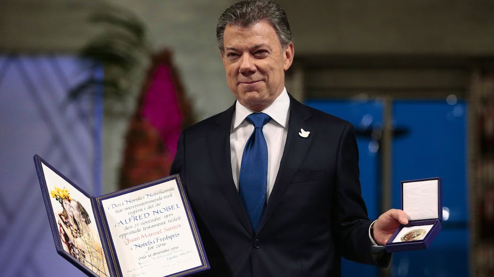 Friedensnobelpreisträger. 2016: Juan Manuel Santos (geb. 1951, Kolumbien) «für seine entschlossenen Anstrengungen, den mehr als 50 Jahre andauernden Bürgerkrieg in dem Land zu beenden». 