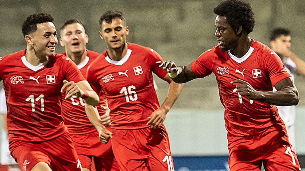 Jordan Lotomba (r.) erzielte den Siegtreffer für die Schweiz in der 83. Minute.
