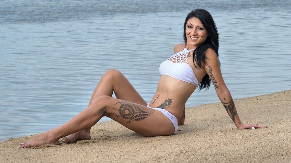 Patric Haziri: Diese Frauen wollen den «Bachelor» für sich. Rapi ist 26 Jahre alt und Barkeeperin. Die Zürcherin hat eine 2-jährige Tochter und ist tempramentvoll und spontan – mit einer rauchigen Stimme.