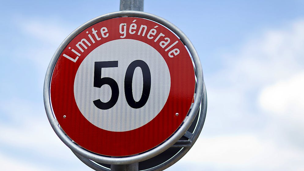 Maximalgeschwindigkeit 50 hätte der Junglenker am Samstag in Arch einhalten sollen. (Archivbild)
