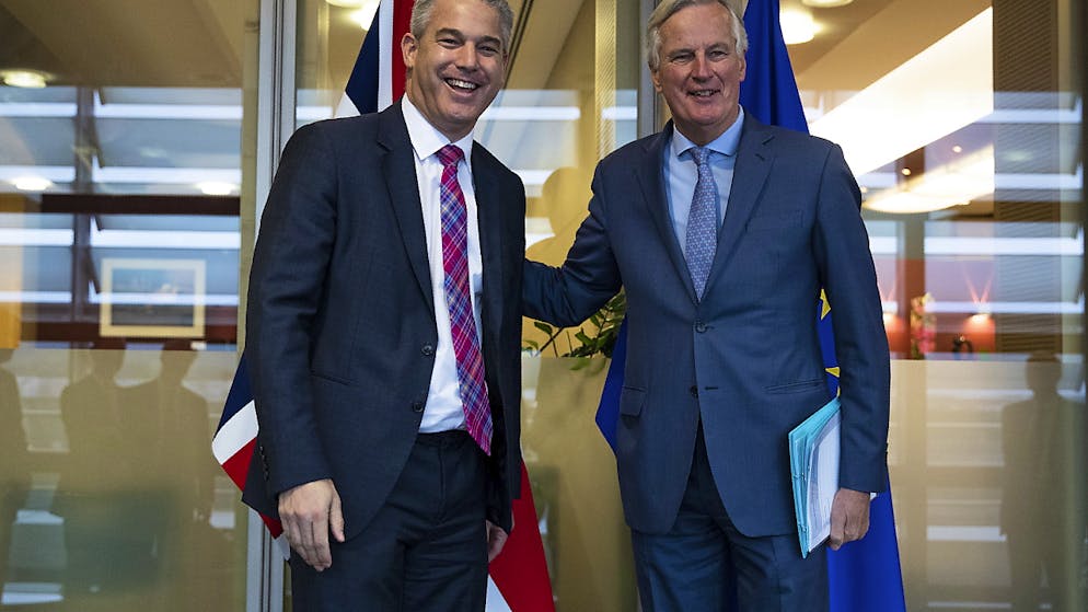 Brexit-Deal: EU setzt London eine Frist. Der britische Brexit-Minister Stephen Barclay (l.) und EU-Brexit-Unterhändler Michel Barnier glauben daran, dass eine Vereinbarung in den kommenden Tagne möglich ist. (Archiv)