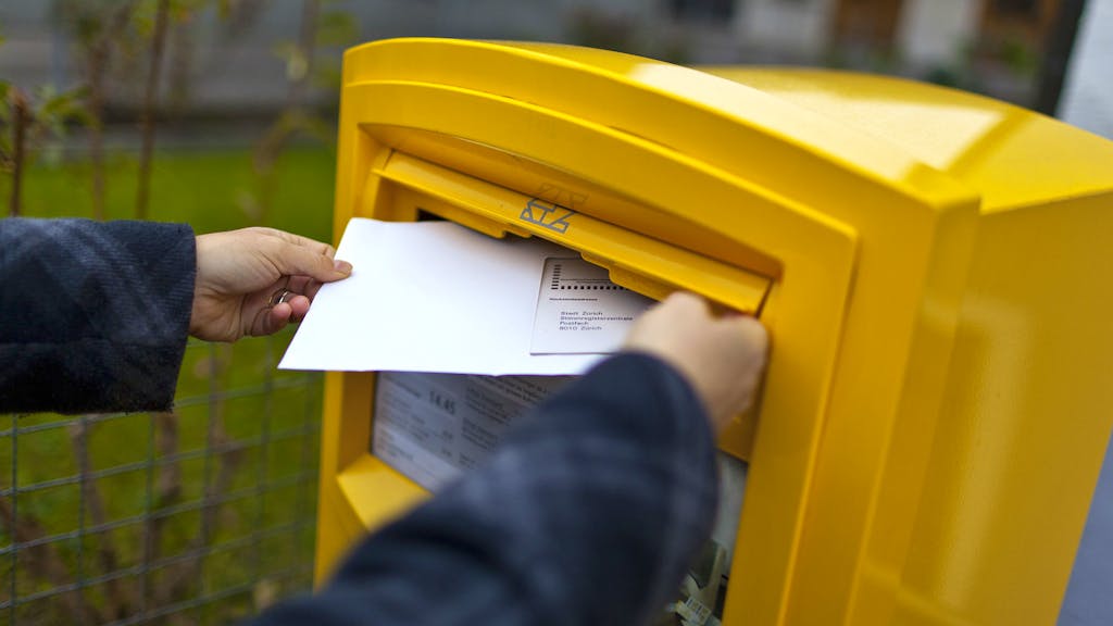 Vorsicht beim Abschicken. Wenn das Stimmcouvert im Schredder landet