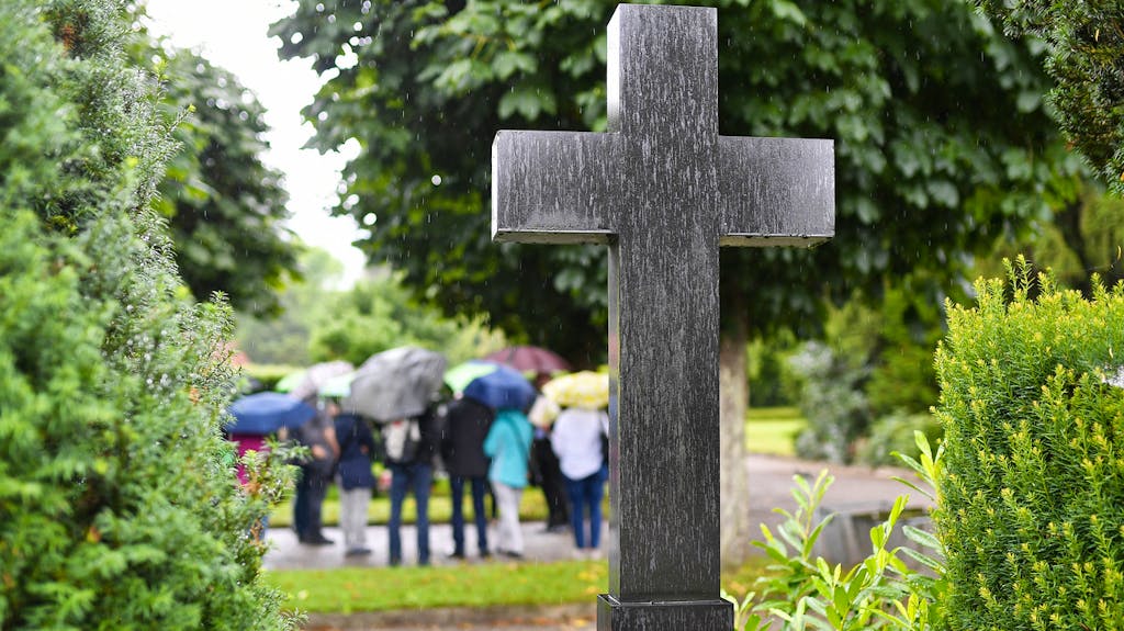 In Welcher Schweizer Stadt Die Beerdigung Besonders